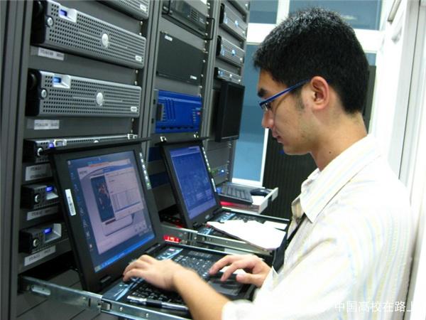 大學計算機專業，就業選網絡工程師還是軟件工程師？網絡工程并不糾結的選擇